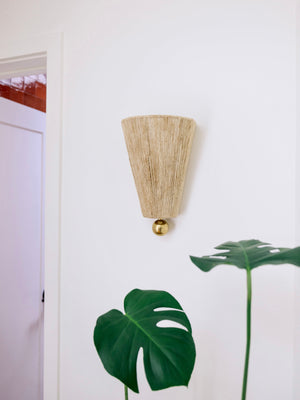Song Wall Sconce - Lifestyle [H682101-AGB]