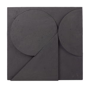 Mura wall decor featuring abstract geometric shapes in dark gray concrete.